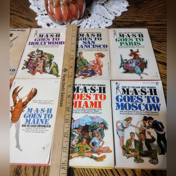 Seven "M*A*S*H" TV Show Books by Richard Hooker & William Butterworth Pre-owned - Picture 12 of 13